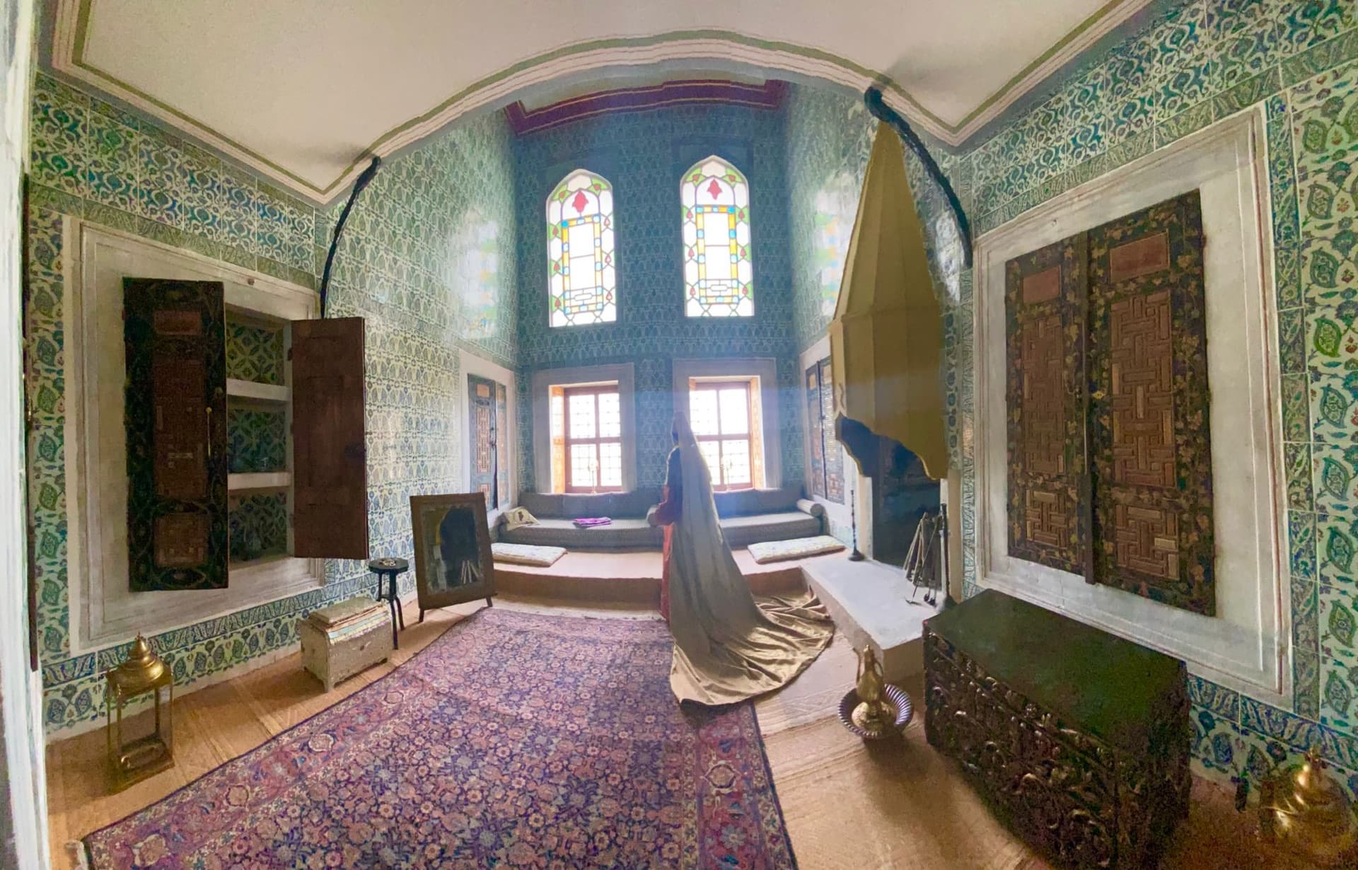 Topkapı Palace Harem chamber with İznik tilework and a domed painted ceiling, Istanbul